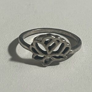 ❤️‍🔥BOGO FREE boutique silver handmade yogi lotus leaf ring women’s 7.5 7